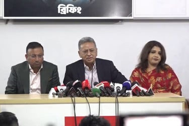 জাতীয় নির্বাচনের দিনই গণভোট হতে হবে : আমীর খসরু