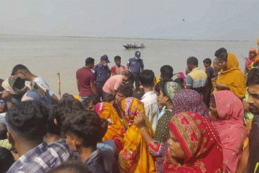 পদ্মা নদীতে ভাসছিল যুবকের মরদেহ