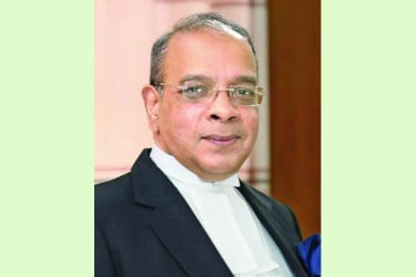 তিন বিচারপতির কাছে ব্যাখ্যা নয় তথ্য চেয়েছেন