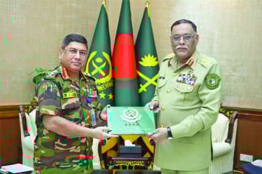 সেনাপ্রধানের সঙ্গে সাক্ষাৎ পাকিস্তান যৌথ বাহিনী চেয়ারম্যানের