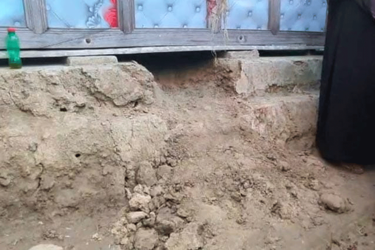 সিঁধ কেটে ঘরে ঢুকে অটোচালককে হত্যা