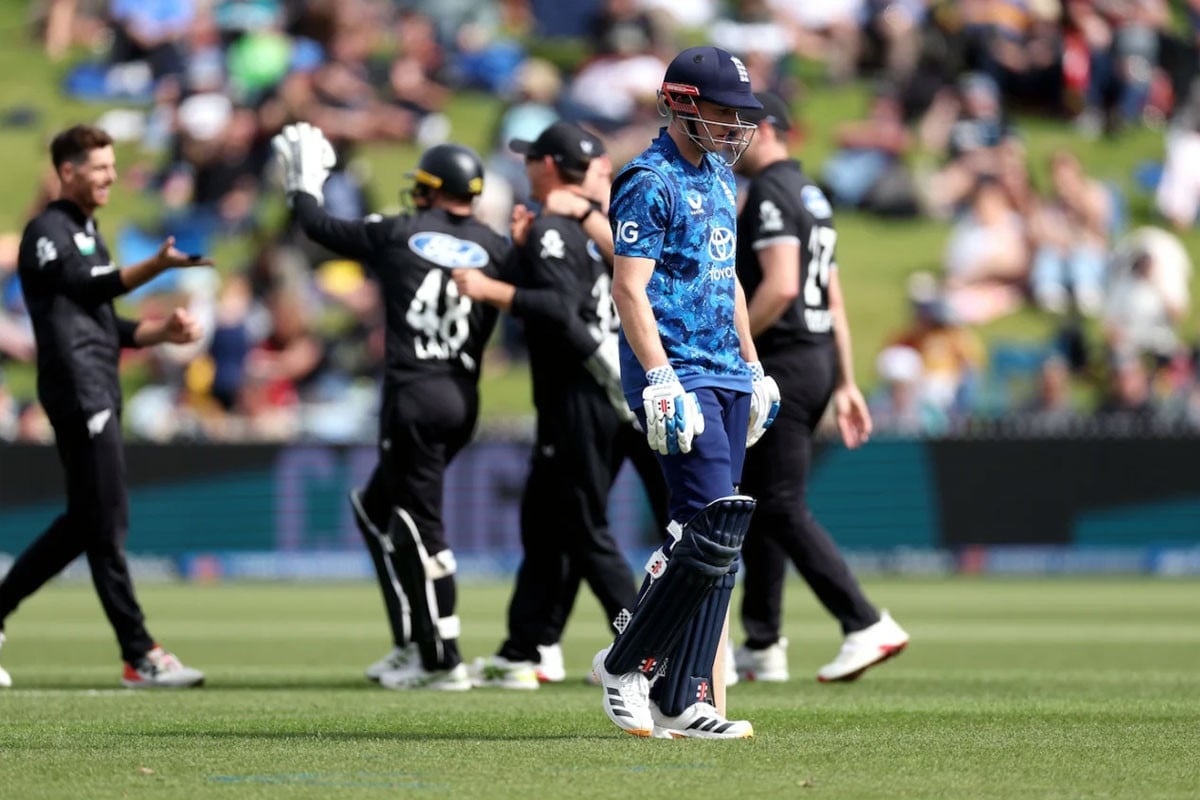 ১২ বছর পর ইংল্যান্ডকে ওয়ানডে সিরিজে হারাল নিউজিল্যান্ড