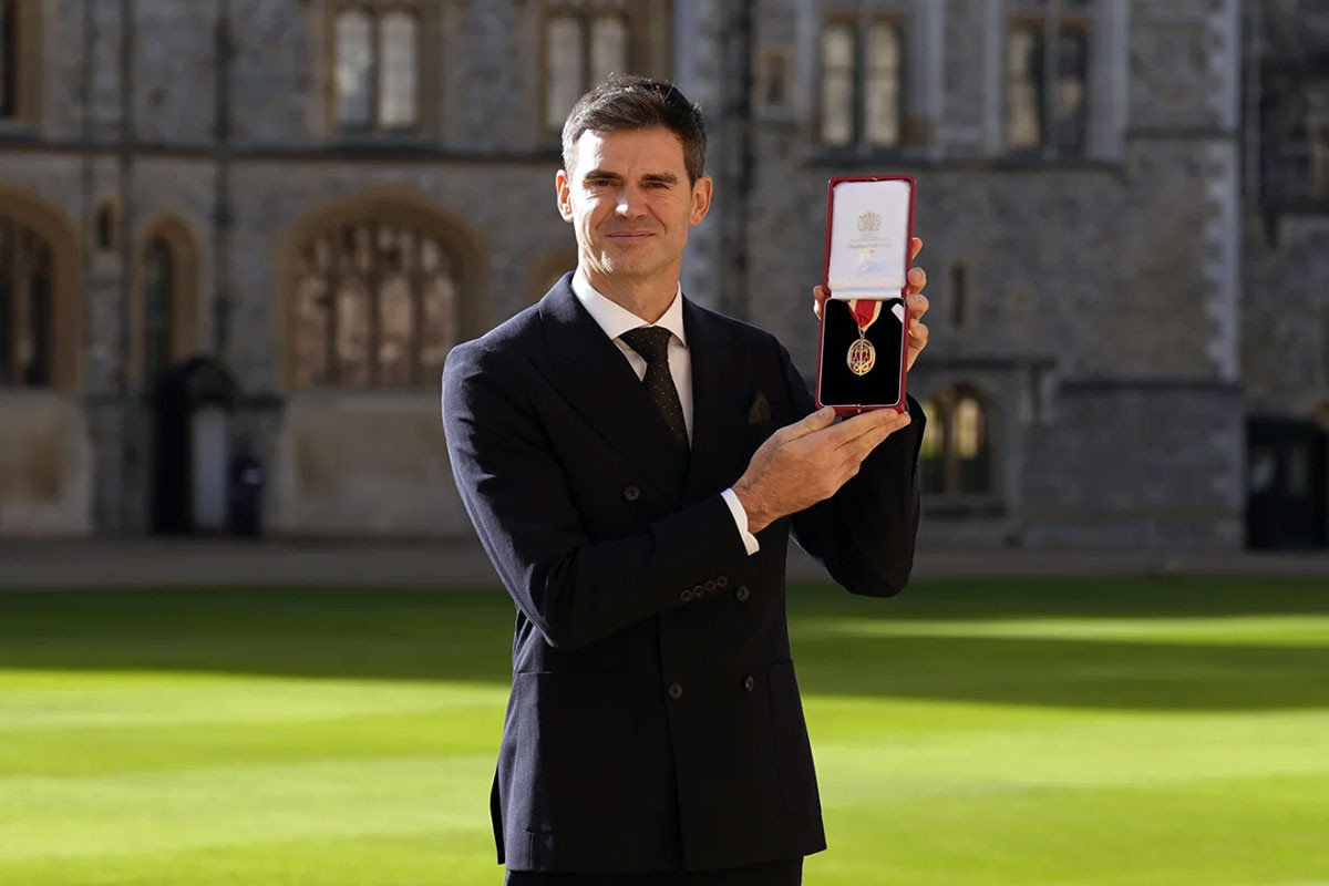 নাইটহুড পেলেন জেমস অ্যান্ডারসন