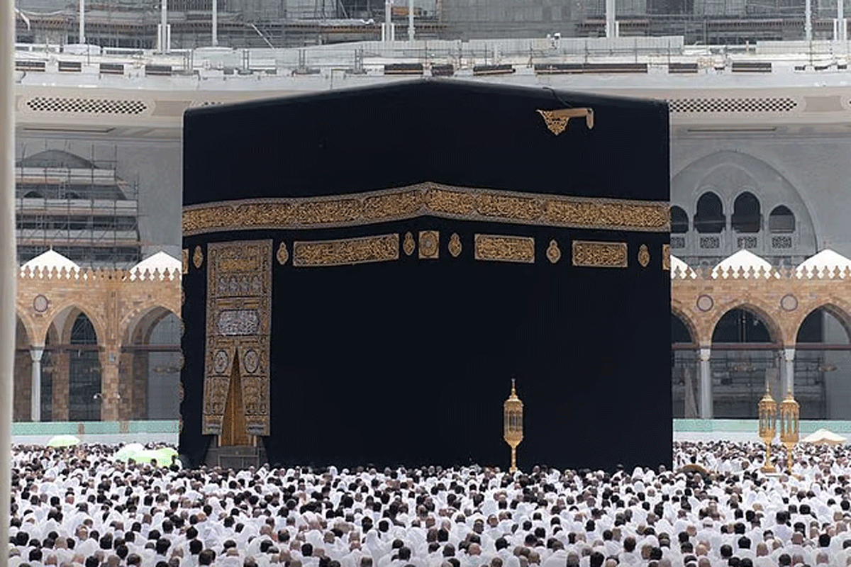 এক মাসে রেকর্ড ১ কোটি ১৭ লাখ মানুষের ওমরাহ পালন
