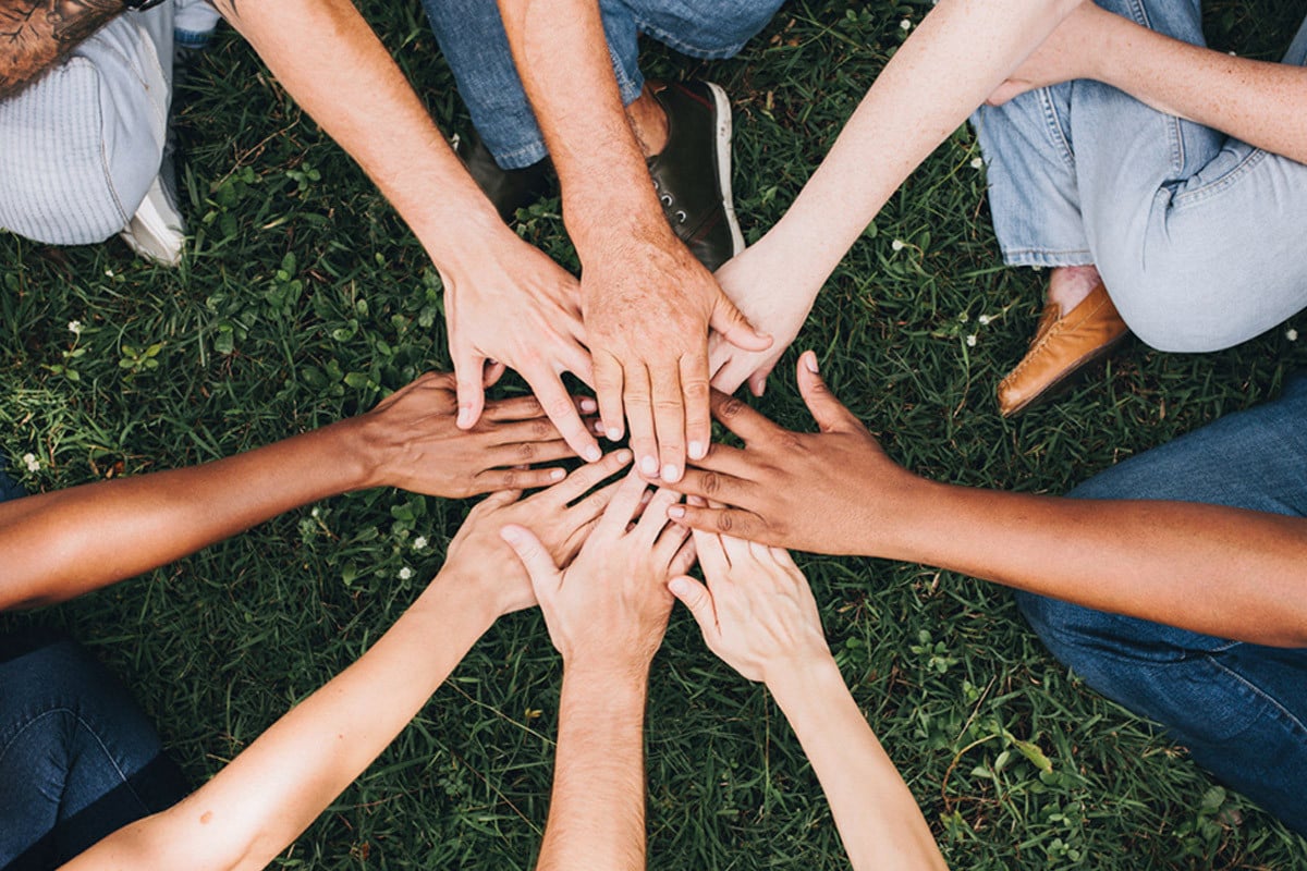 সামাজিক সম্পর্ক সুস্থতা বাড়ায়, অকাল মৃত্যুর ঝুঁকি কমায়