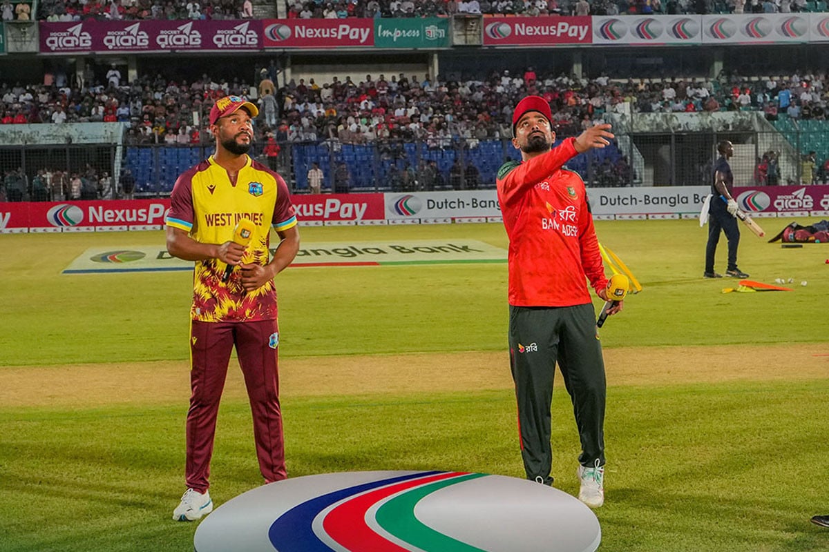 টস হেরে ফিল্ডিংয়ে বাংলাদেশ, একাদশে জাকের