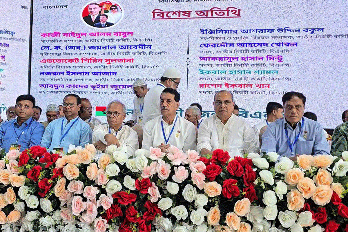 সন্ত্রাস ও চাঁদাবাজির সাথে জড়িতরা বিএনপি সদস্য হতে পারবে না: রিজভী