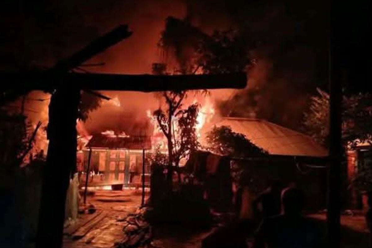 বরিশালে আগুনে পুড়ল দুই বসতঘর