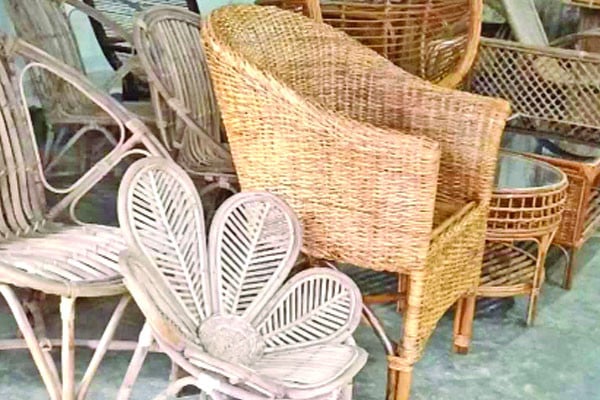 ঐতিহ্যবাহী বেতশিল্প হারিয়ে যাচ্ছে