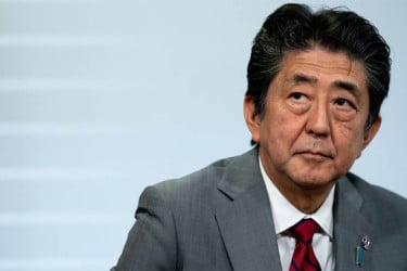 জাপানের সাবেক প্রধানমন্ত্রীকে হত্যার দায় স্বীকার করল বন্দুকধারী