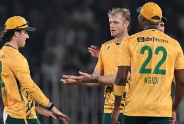 সহজ জয়ে সিরিজে এগিয়ে দক্ষিণ আফ্রিকা