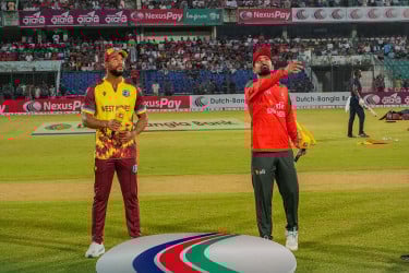 টস হেরে ফিল্ডিংয়ে বাংলাদেশ, একাদশে জাকের