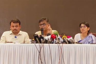 নির্বাচন বানচালের চেষ্টা রুখে দিতে সতর্ক থাকার নির্দেশ প্রধান উপদেষ্টার