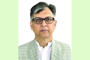 পক্ষপাত আশা করি না