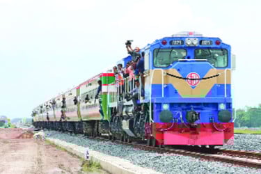 রেলের টিকিট নিয়ে নয়ছয়