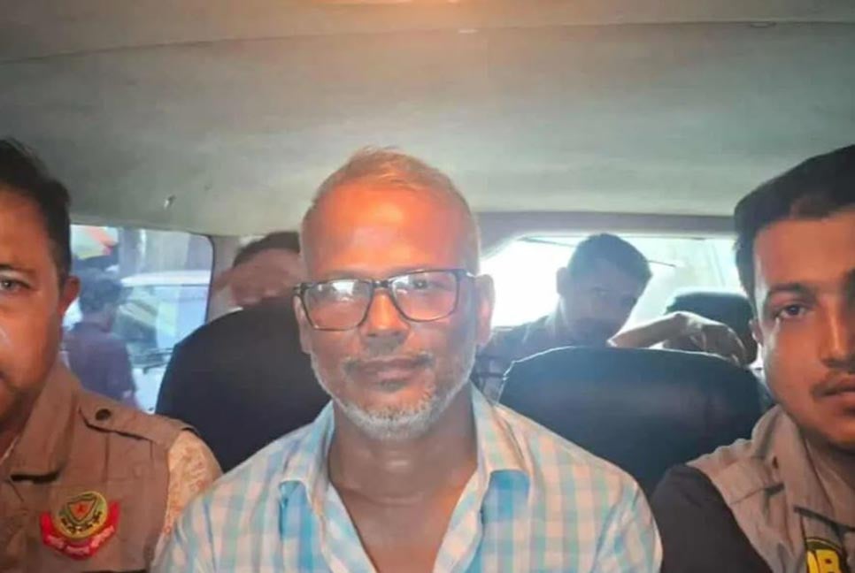 রাজধানীতে ডিবির অভিযানে আওয়ামী লীগ নেতা গ্রেফতার