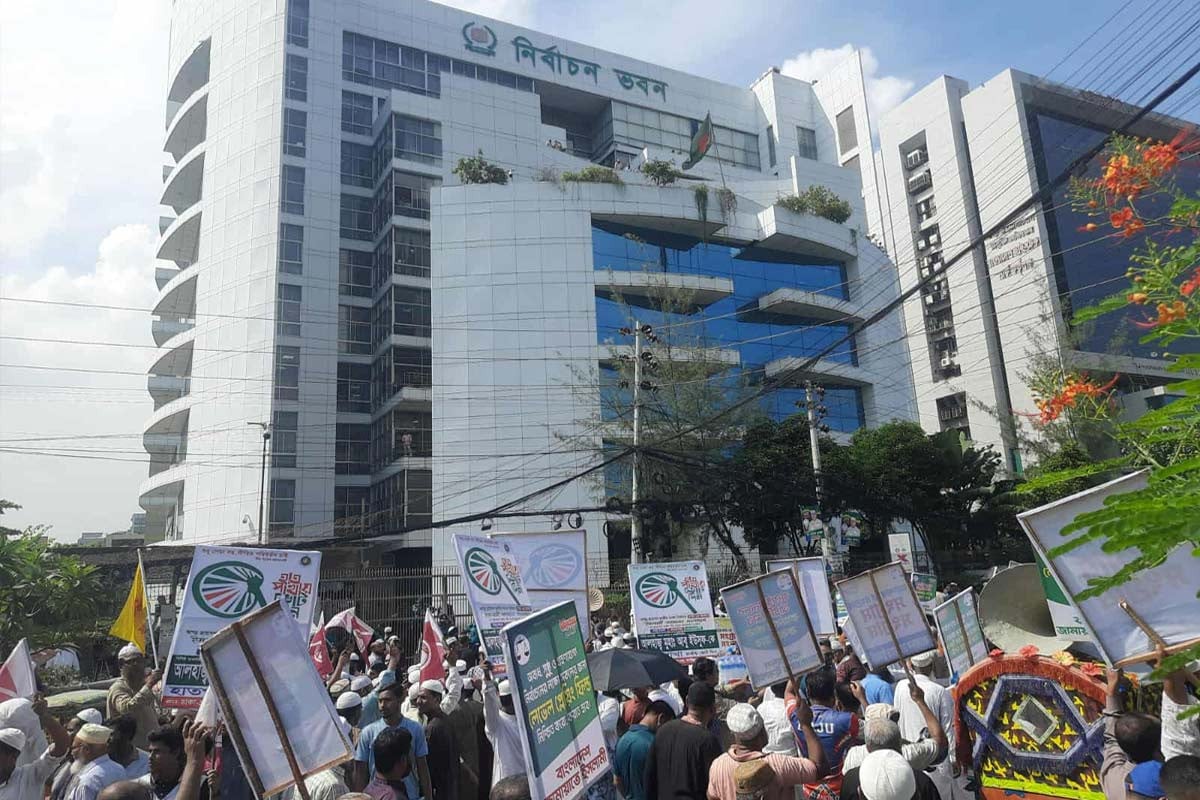 নভেম্বরেই গণভোটের দাবিতে নির্বাচন কমিশনে জামায়াতসহ ৮ দল