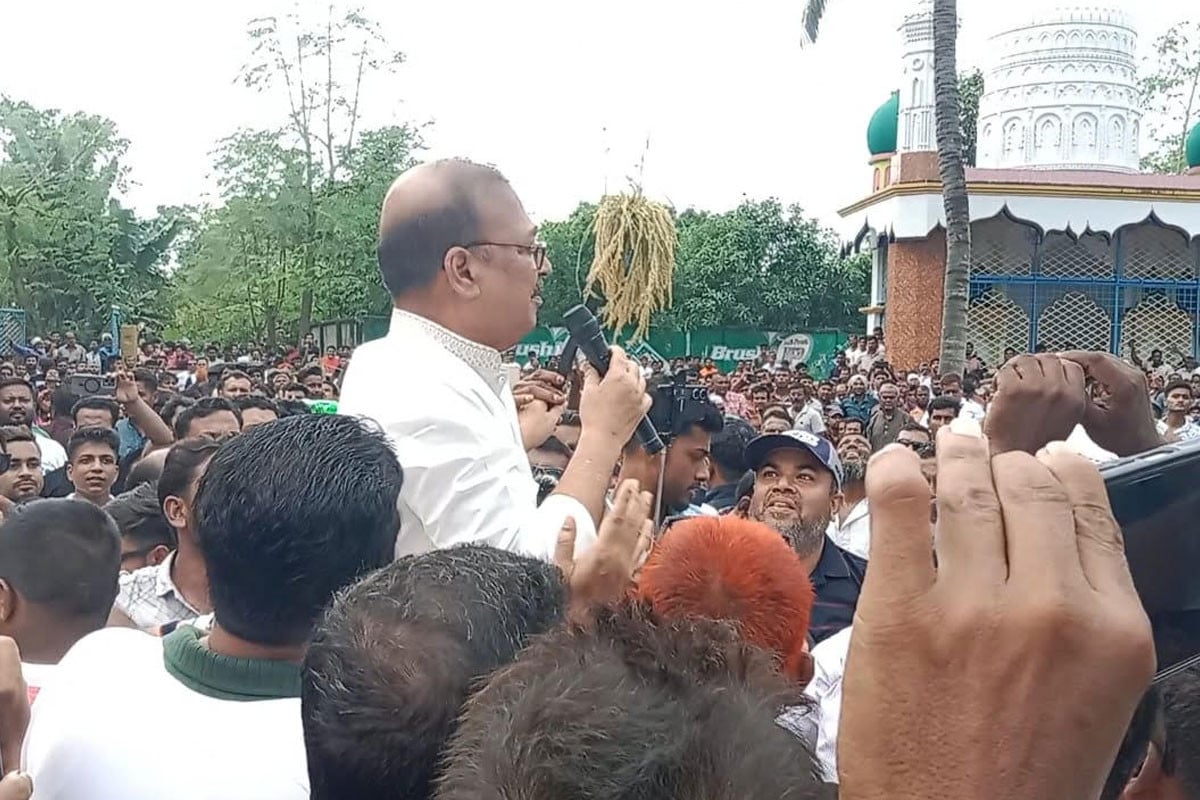 বাকশাল বিলুপ্ত করে হাসিনা তার পিতার সঙ্গে বেঈমানি করেছেন : তৃপ্তি