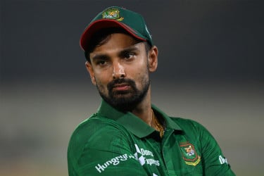 আমাদের সময় নিয়ে খেলার অভ্যাস গড়তে হবে : লিটন