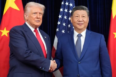 দক্ষিণ কোরিয়ায় ট্রাম্প-জিনপিং বৈঠক শুরু