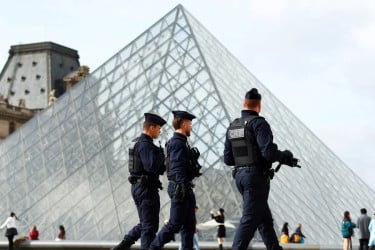 ল্যুভরে দুর্ধর্ষ চুরি, আরও যা জানা গেলো