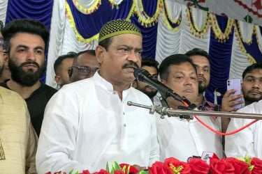 ‘হাসিনা-রেহানা দেশের ১১ বছরের বাজেট লুটপাট করেছে’