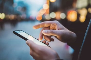 ১৬ ডিসেম্বর থেকে বন্ধ হবে অবৈধ মোবাইল ফোন, যেভাবে জানবেন বৈধ কি না