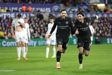 কেইনের জোড়া গোলে বায়ার্নের জয়ের রেকর্ড