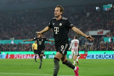 কেইনের জোড়া গোলে বায়ার্নের জয়ের রেকর্ড