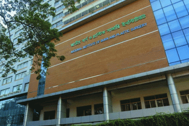 কাপড় আনতে গিয়ে বিদ্যুৎস্পর্শে মাদ্রাসার ৯ শিক্ষার্থী আহত