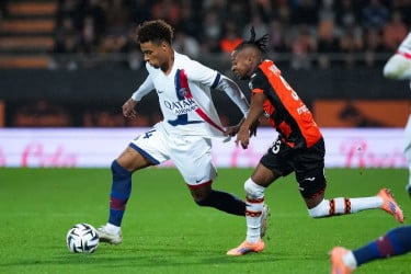 লরিয়ঁর সঙ্গে ড্র, লিগে ছন্দ হারাচ্ছে পিএসজি