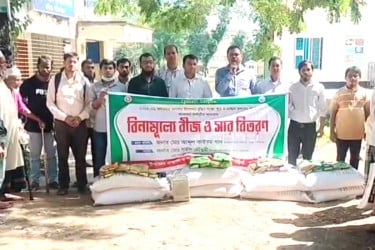 শরীয়তপুরে কৃষি প্রণোদনা পেলেন ৩৪২৫ কৃষক