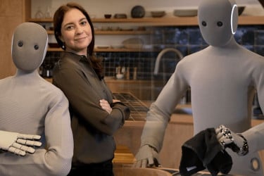 বাড়ির সব কাজ করে দেবে ২০ হাজার ডলারের হিউম্যানয়েড রোবট ‘নিও’