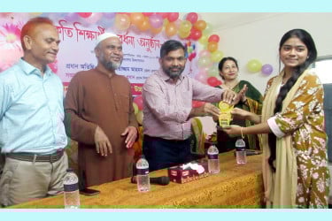 গাইবান্ধায় কৃতী শিক্ষার্থীদের সংবর্ধনা