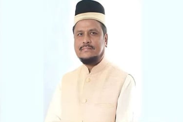 সাবেক এমপি নদভীসহ ১৬ জনের বিরুদ্ধে দুদকের মামলা