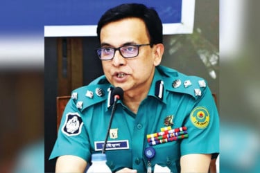 কারাগারে সাবেক পুলিশ কমিশনার সাইফুল