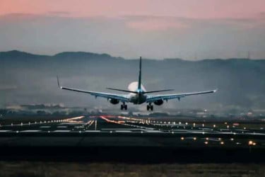 কাশ্মীরে আন্তর্জাতিক বিমানবন্দর নির্মাণের ঘোষণা পাকিস্তানের