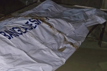 সোনারগাঁয়ে কাভার্ডভ্যানের চাপায় অটোরিকশায় থাকা তরুণ নিহত