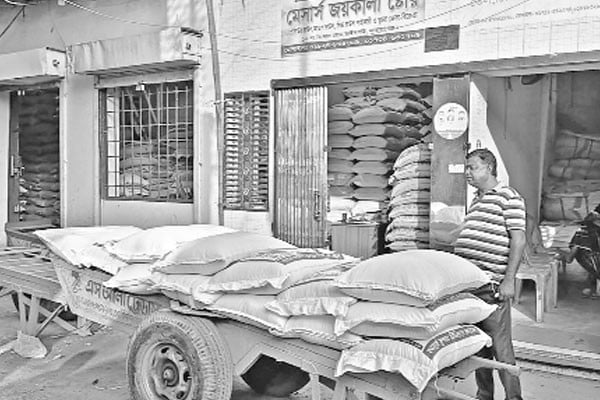 ব্যবসায় ধস, কষ্টে ব্যবসায়ী-শ্রমিক