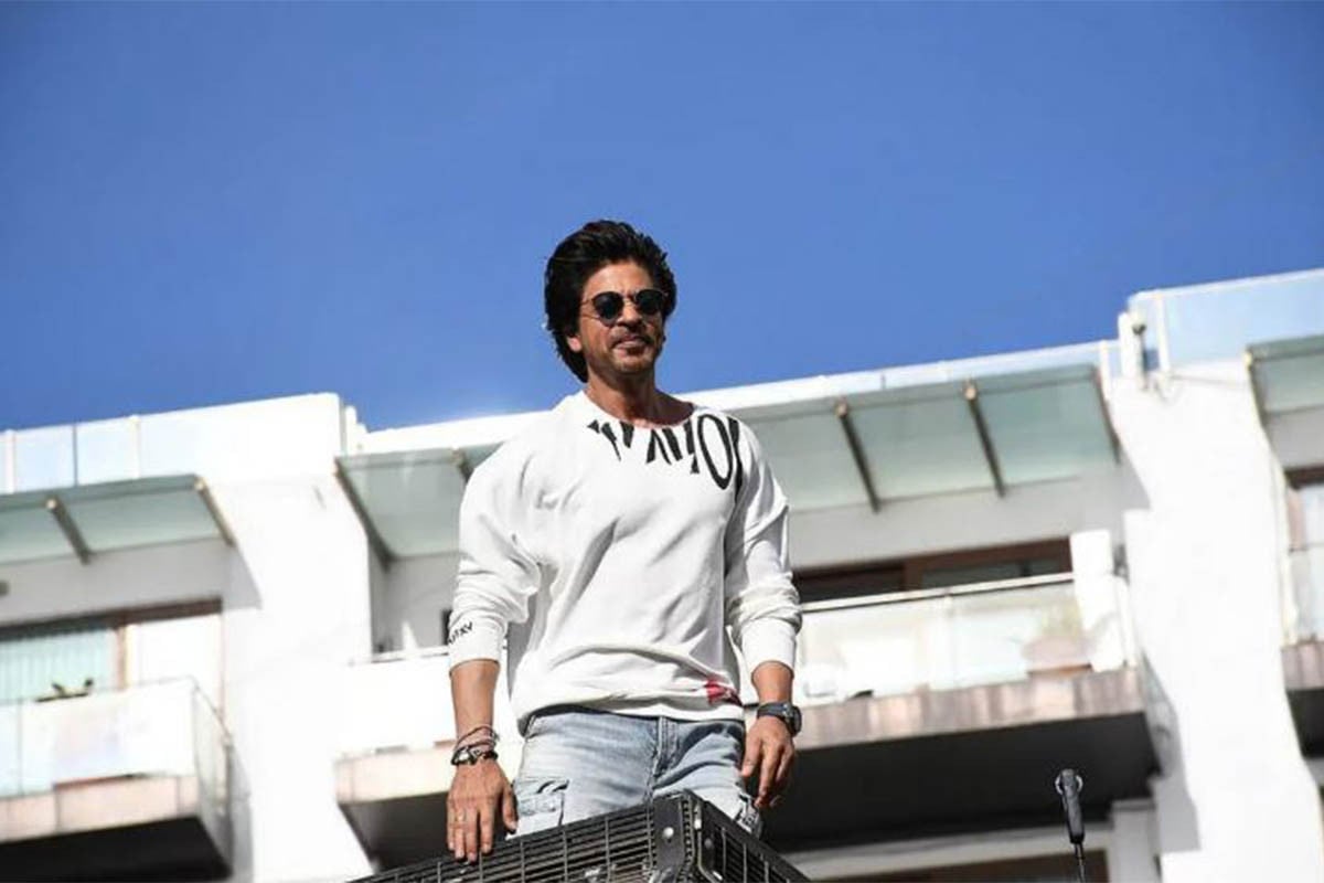 গুঞ্জন উড়িয়ে ভক্তদের সুখবর দিলেন শাহরুখ খান