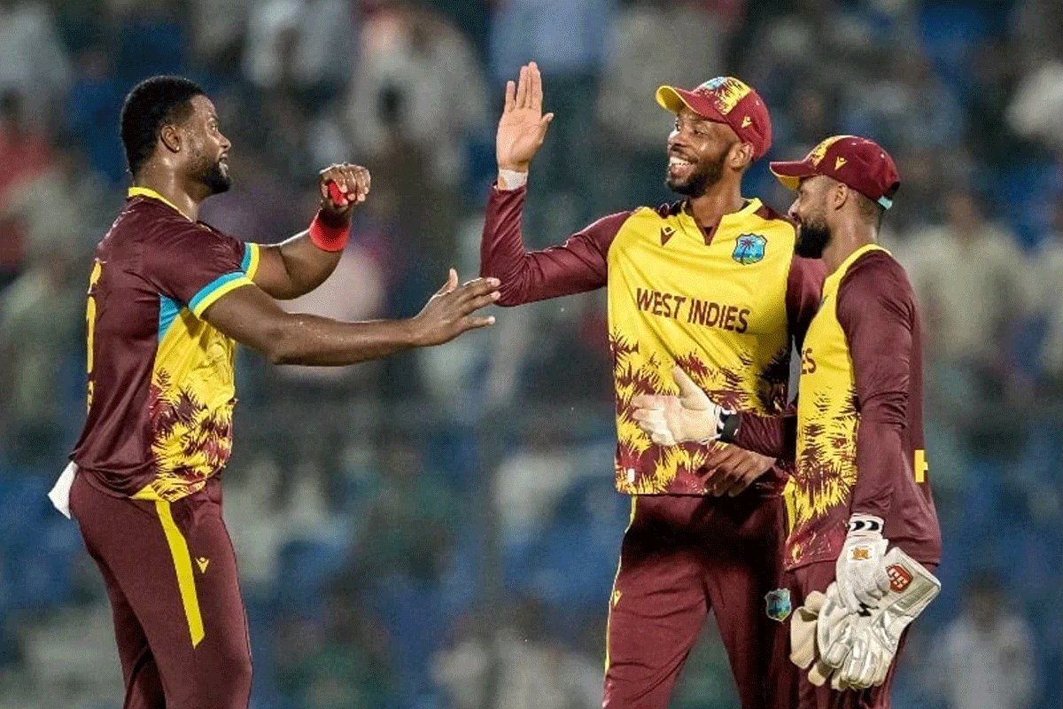 পাওয়ার প্লেতে বাংলাদেশ ১ উইকেটে ৪০