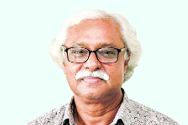 সরকার অনেক কিছু জোর করে গেলাচ্ছে