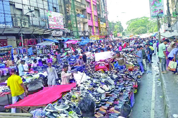 অবৈধ দোকানের দখলে গুলিস্তান