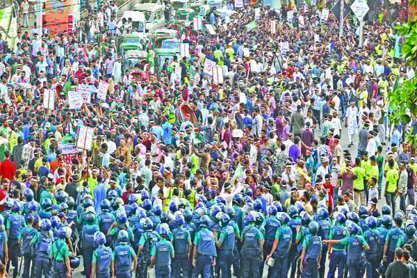 নোয়াখালী বিভাগ দাবিতে বিক্ষোভ
