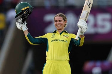 দ্রুততম সেঞ্চুরিতে ‘বিশ্বরেকর্ড’ লিচফিল্ডের