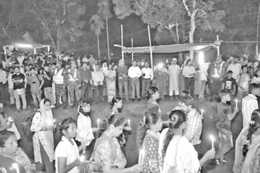 ফাতেমা রানীর তীর্থ উৎসবে হাজারো পুণ্যার্থী