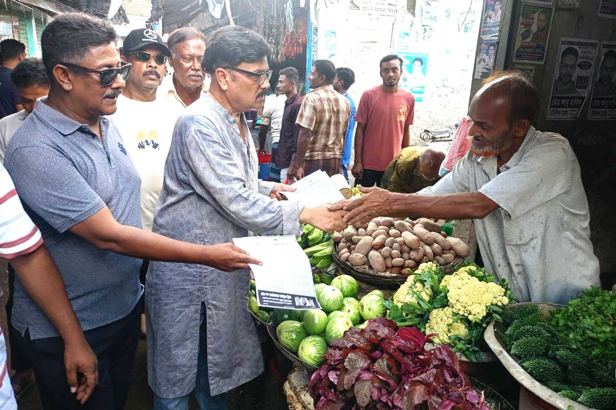মেহেরপুরে বিএনপির ৩১ দফার লিফলেট বিতরণ ও গণসংযোগ