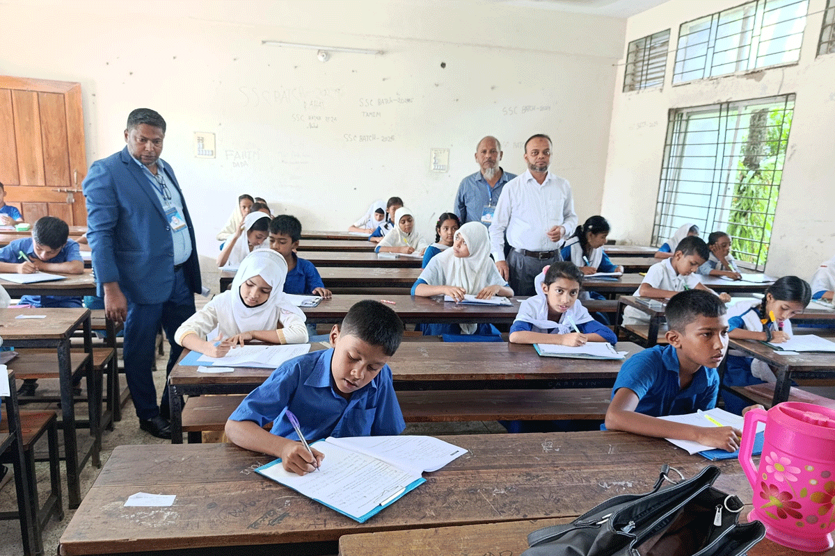 নোয়াখালীতে মেধাবৃত্তি পরীক্ষা অনুষ্ঠিত