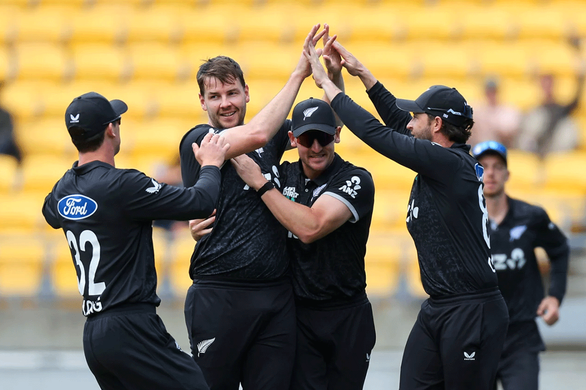 ইংল্যান্ডকে হোয়াইটওয়াশ করল নিউজিল্যান্ড