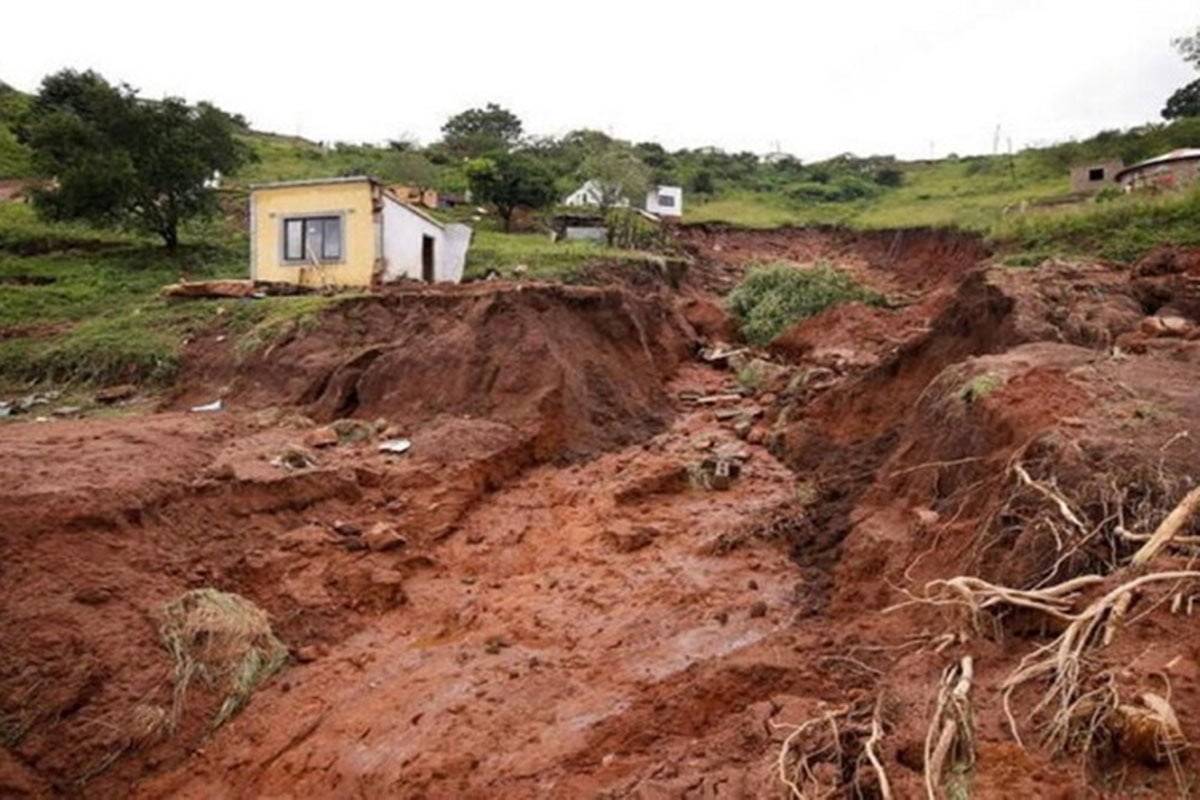 কেনিয়ায় ভূমিধস, প্রাণ হারাল ১৩ জন